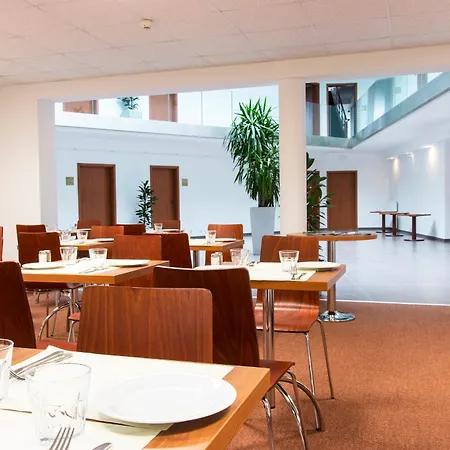 Sporthotel Hostivice-2