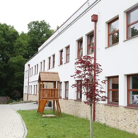Sporthotel Hostivice-3